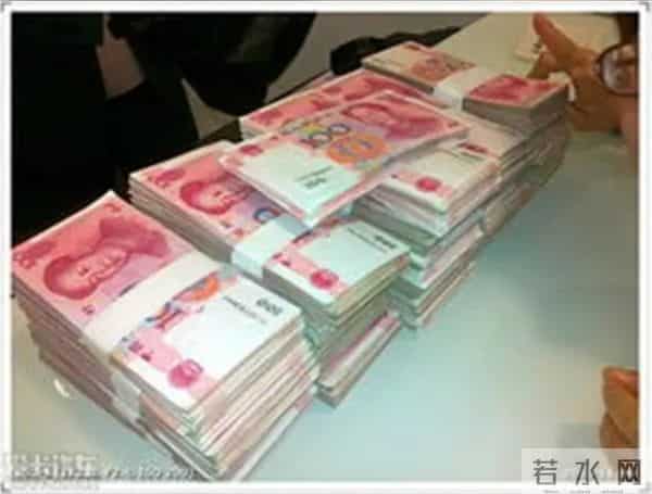 炸裂！11.27属鸡人运势大揭秘，吉时封神+偏财彩蛋，错过等一年！