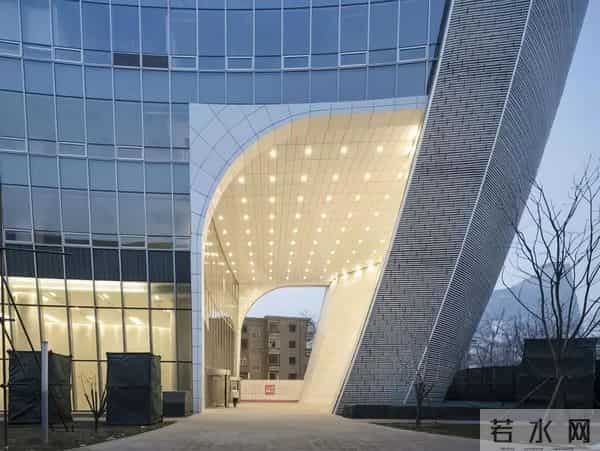 北京CBD地标：人民日报社总部大楼，灵感源自“人”字