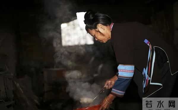 16岁因长相太美被画在1元人民币上，婚后生下儿女，如今过得如何