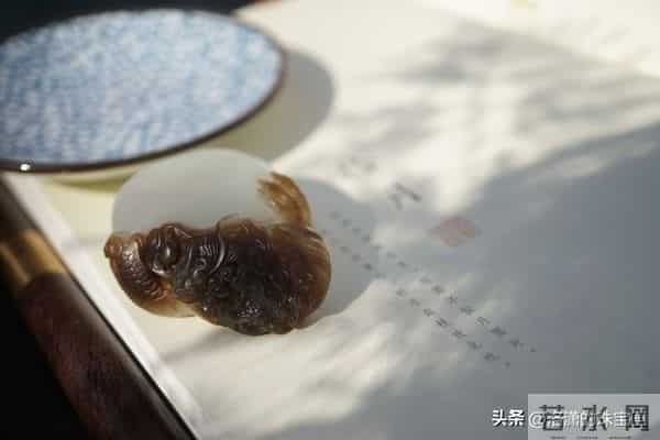 玉是石，但石不一定是玉！能称之为“玉”的，恐怕真的只有两种。