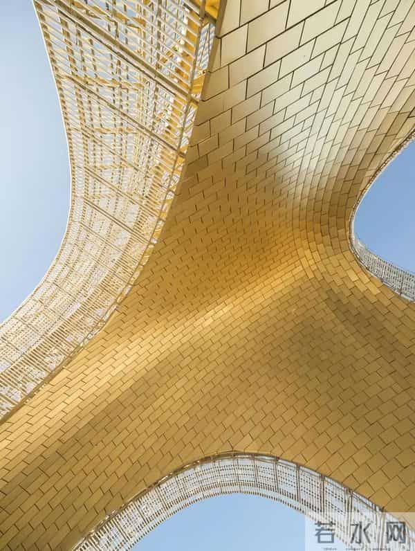 北京CBD地标：人民日报社总部大楼，灵感源自“人”字