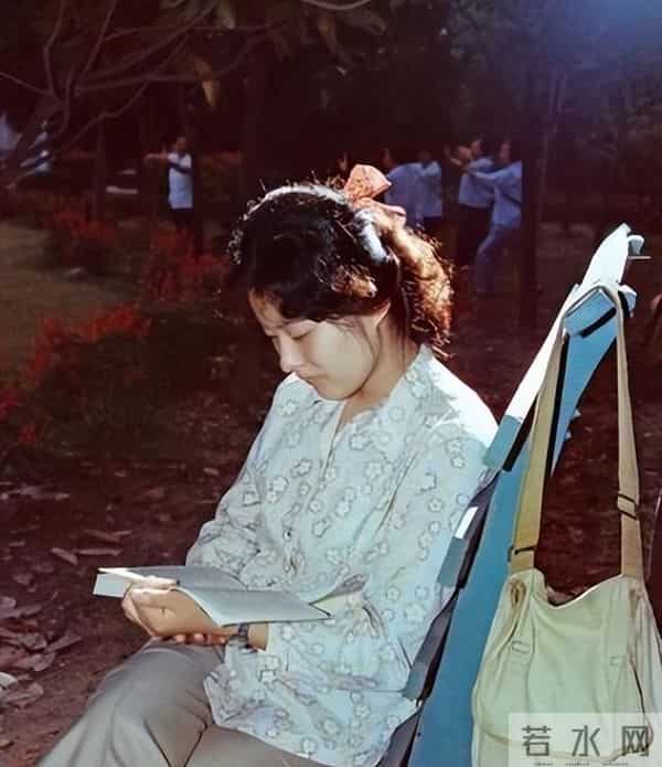 故事：86年转业，战友到物资局我却进了快倒闭烟厂，我却喜笑颜开