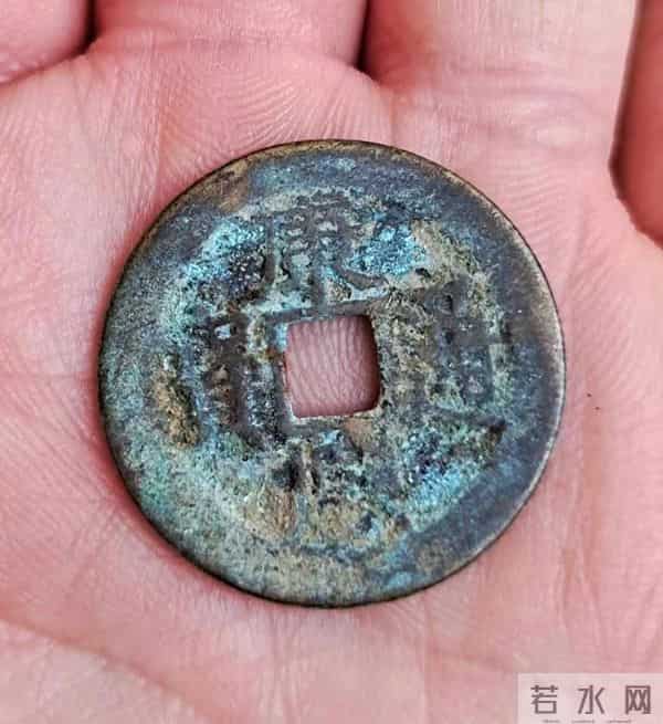 限制纪念币的流通属性，就相当于剥夺了纪念币的鲜活生命