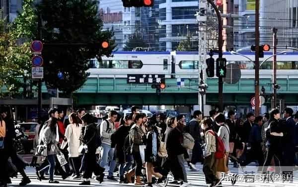 中日形势多变，上海五万日本人坚守还是离开？真相很现实