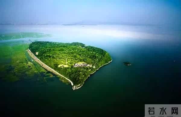 他被身边人称为“当今李白”，为何呢？这13首原创诗告诉你答案