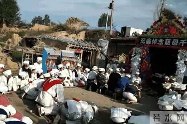 山东兴起一日葬：老人上午离世下午就下葬，子女当天夜晚返城上班