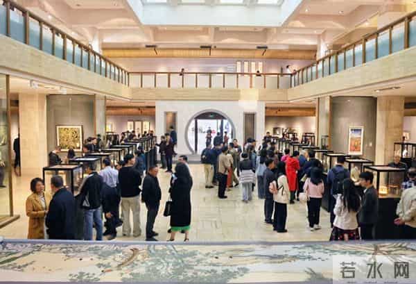 第十五届广东省民间工艺精品展在广州人民艺术中心举行