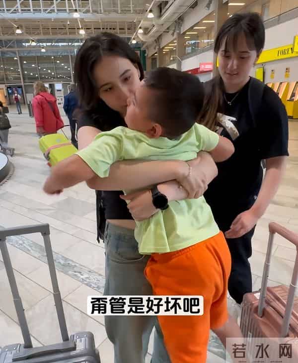 北京阿光双胞胎女儿回中国深造,即将抵达中国,此行或在中国落户