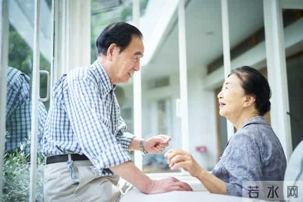 两性关系-不管你信不信,男性过了75岁后,基本都有这5个现状!