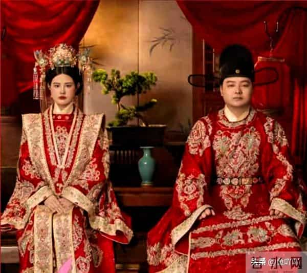 新娘跳楼后续：女方很漂亮，结婚照没有喜悦，家人做法不如陌生人