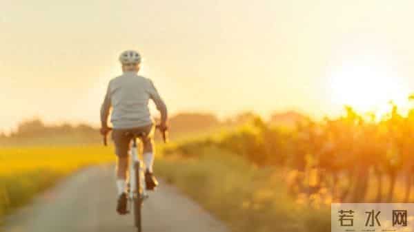 两性关系-不管你信不信，男性过了75岁后，基本都有这5个现状！