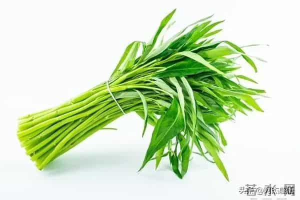 两性关系，女人可以搂着睡，亲她的嘴，但千万别全信她说的话