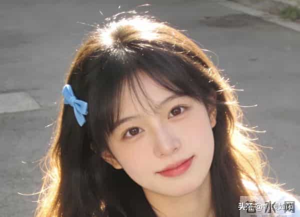 女人真心爱上你时，身体发出这几种“神秘感应”，男人却大多不懂