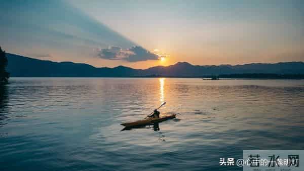 一个家庭，把钱交给老婆管的男人，大多有这2个“心”