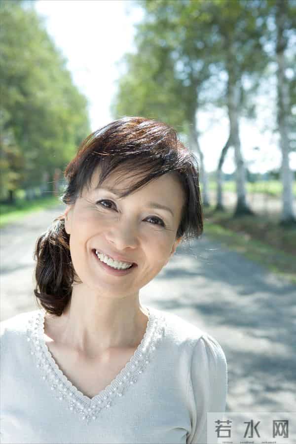 惊人发现：女性过了 60 岁，为什么希望男人拥抱自己，快来看