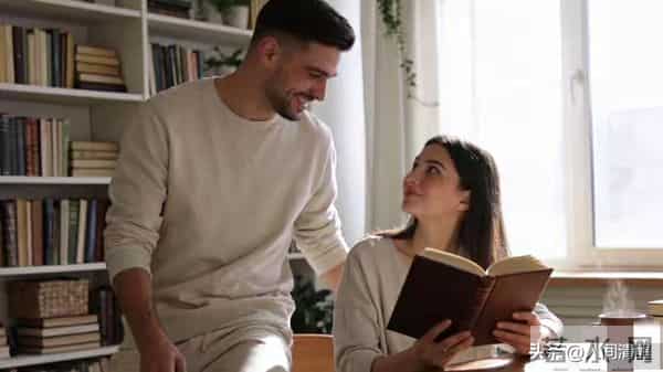 女人嘴上不说，心里最盼被摸的4个部位，藏着未言明的温柔期许