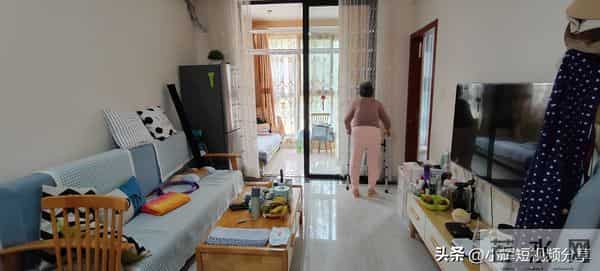 海南邻居的两块砖，悄然结束了母亲独享长廊的日子