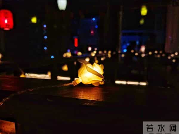 跟你说个特实在的事：男女之间只要搞过暧昧，这辈子都很难彻底忘