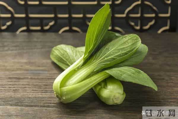 两性关系，女人可以搂着睡，亲她的嘴，但千万别全信她说的话