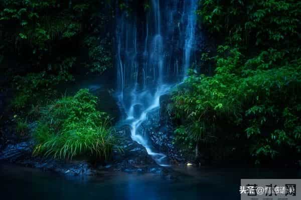 男女关系升温，试试这3步“肢体撩拨”，中年男人必修课！