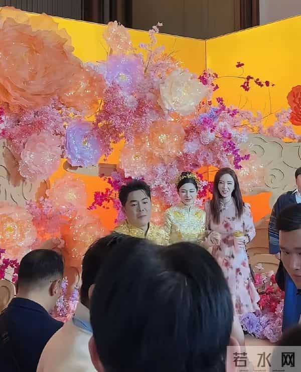 霸王别姬张俊杰迎娶光伏千金，婚礼现场热闹非凡，张萌亮相婚礼