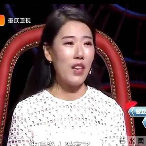 我24岁就成了寡妇,单身公公让我喝下一杯酒,醒后我笑出了眼泪