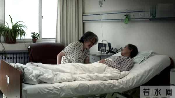 30年之后，江德华为什么卷着铺盖卷重新回到江家？背后原因太残酷