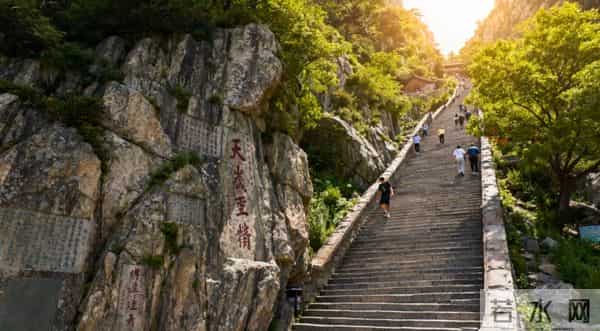 丘吉尔的识人术：越“勤快”的人，可能越危险