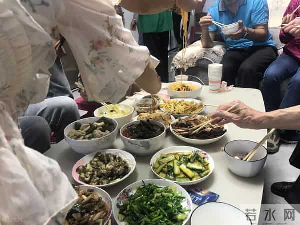 老了才明白：兄弟姐妹处成仇人，多半是因为这张嘴惹的祸