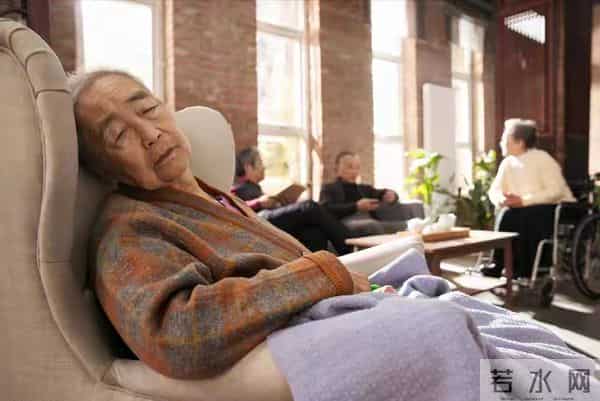 33岁女保姆直言：有偿陪床能接受，4个条件必须满足