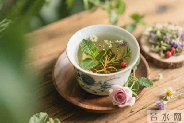 家里有65年属蛇者,请一定告诉他:您不是在变老,而是在变“顺”