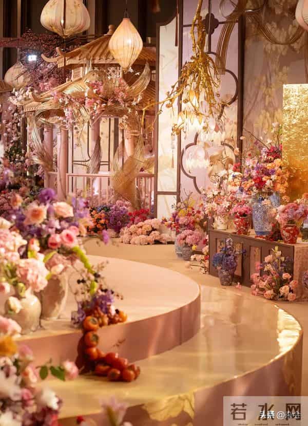 霸王茶姬创始人大婚！中式婚礼极尽华美，新人郎才女貌超登对