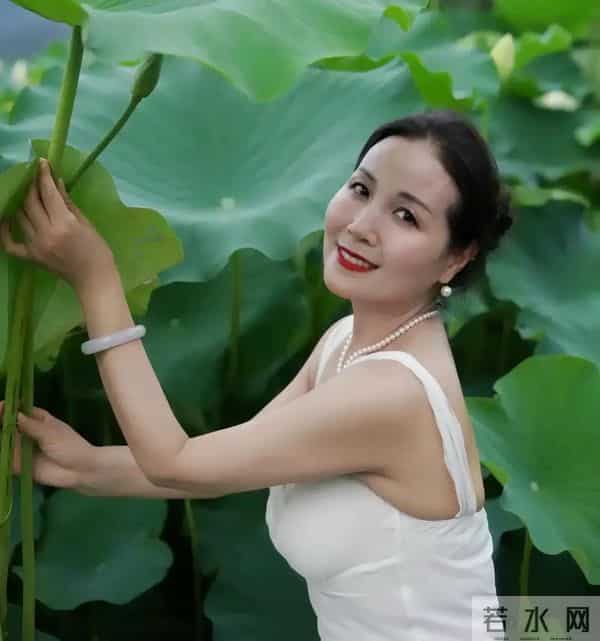 86年结婚，洞房夜竟是姐姐代替，她笑：反正都是你的