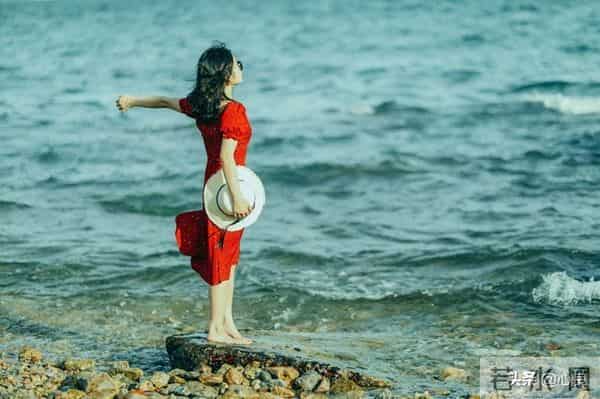 心眼坏的人，往往有这几个特征，离这种人远点，他们心眼不正