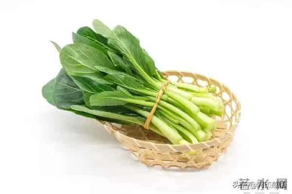 两性关系，女人可以搂着睡，亲她的嘴，但千万别全信她说的话