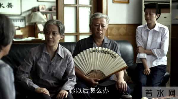 30年之后，江德华为什么卷着铺盖卷重新回到江家？背后原因太残酷