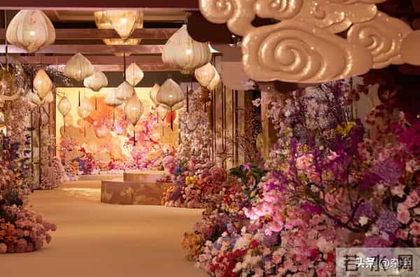 霸王茶姬创始人大婚！中式婚礼极尽华美，新人郎才女貌超登对