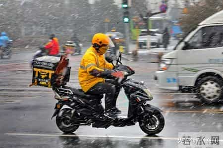 惊！农民工赞歌，郭德纲13年前的段子竟成真相：荒诞的尽头是现实