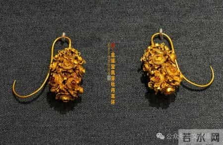 被盗后追回的明代金耳环!