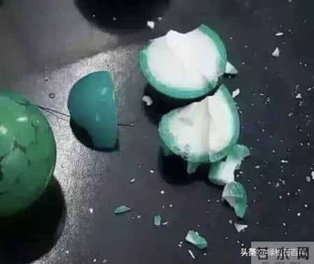 假绿松石都是什么做的？