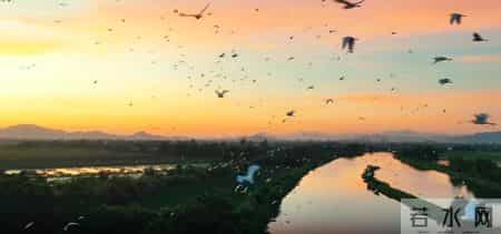 《水浒传》里的“水浒”是什么意思？