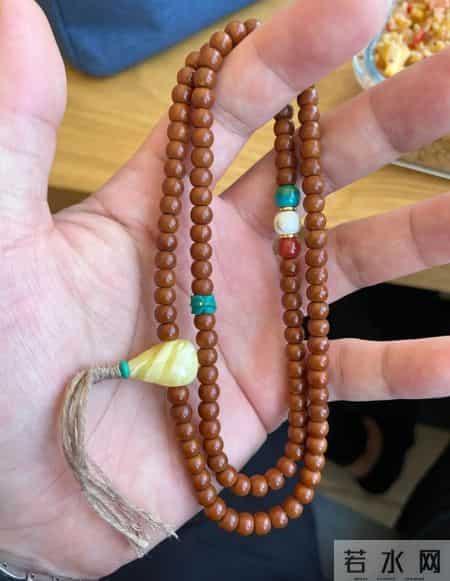 从几千到过万！敢玩这种手串的，都不差钱！
