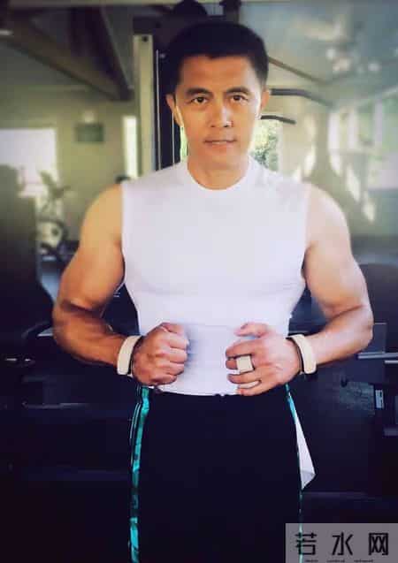 常戎这辈子最正确的决定，就是和王菁华分手，娶了小他17岁的张远