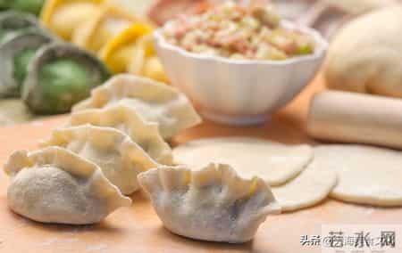 今日农历十月三十晦日！民俗讲究：3不做3要吃，辞旧迎新纳福运