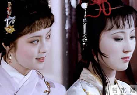 薛家送的宫花，黛玉为啥碰都不碰？二钗暗战：宝钗心机，险恶至极