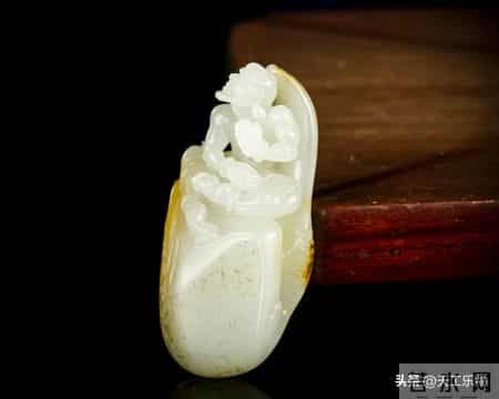 能出羊脂的洒黑皮！神奇的和田玉“油库料”！