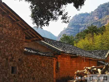 那年邻居家发生的事,二叔说这人没多少日子活头了,有些事不好说