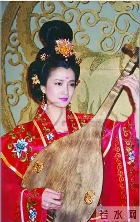 何晴晚年身家曝光，数字让网友沉默：原来她把一生都给了角色！