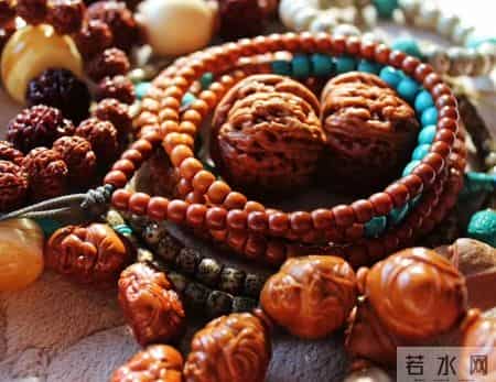 从几千到过万！敢玩这种手串的，都不差钱！