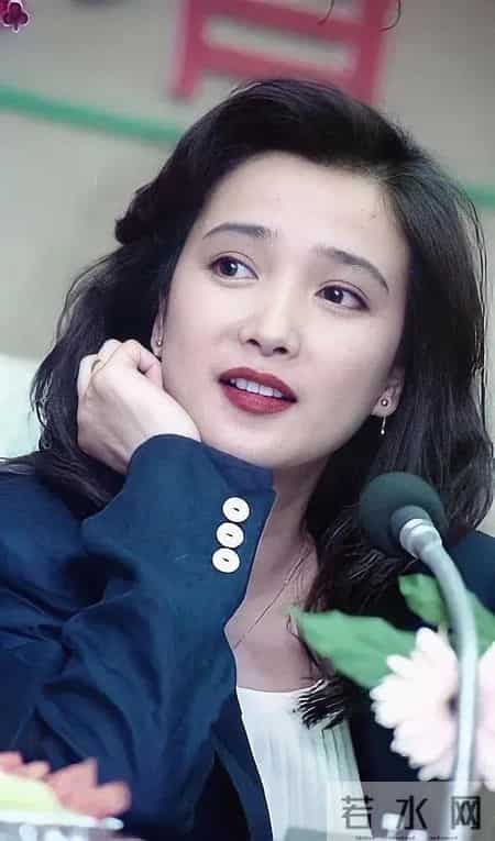 何晴晚年身家曝光，数字让网友沉默：原来她把一生都给了角色！